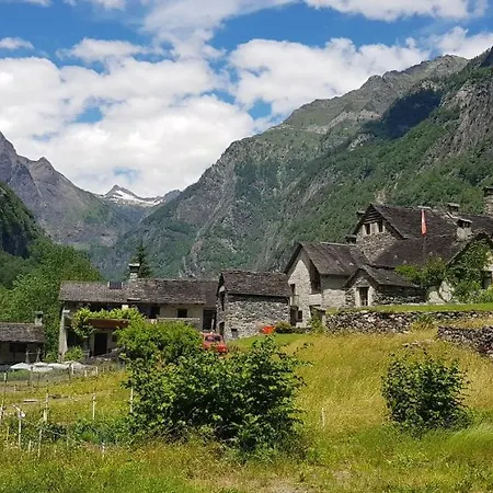 Di Casa Leoni