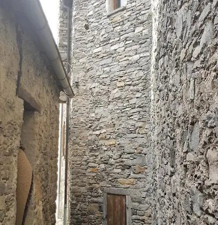 Di Casa Leoni Apartment Verscio