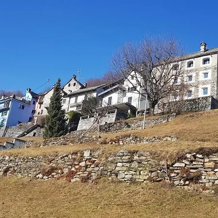 Di Casa Leoni Apartment Verscio